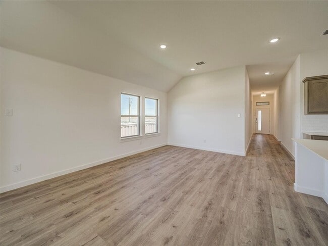 Photo - 1424 Avondale Ct