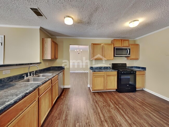 Photo - 1642 Village Place Cir NE