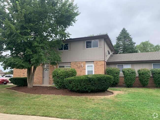 Building Photo - 104 W Countryside Pkwy Rental