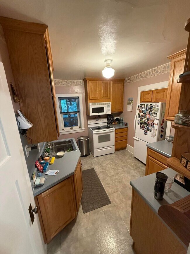 Photo - Warm & Furnished 2BR Home Near Billings Cl...