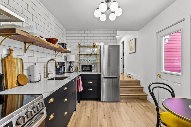 Photo - 137 Gower St Unit SI FL2-ID1438815P