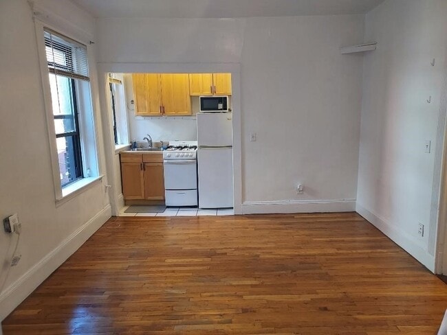 Building Photo - 39 Hemenway St Unit 009 Rental