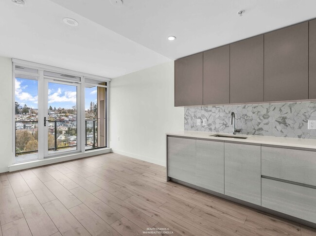 Photo - 8181 Chester St Unit 1302