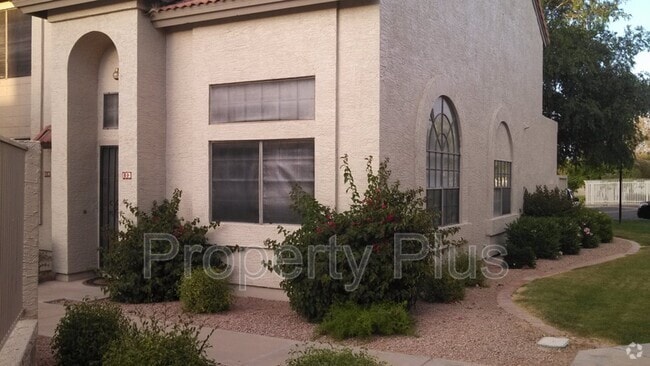 Building Photo - 3930 W Monterey St Rental