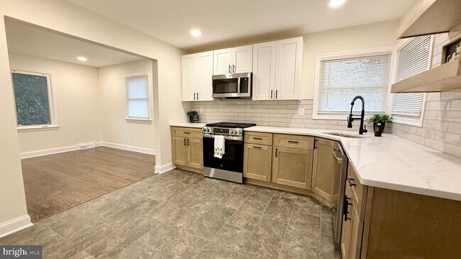 Photo - 115 Gloucester Ave