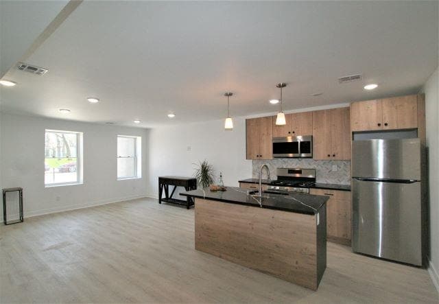 Building Photo - 782 Grand St Unit 1 Rental