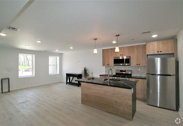 Building Photo - 782 Grand St Unit 1 Rental