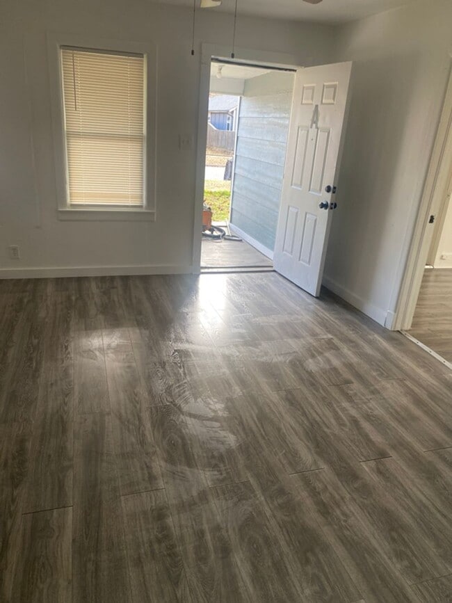 Photo - 732 N Victor Ave Unit A