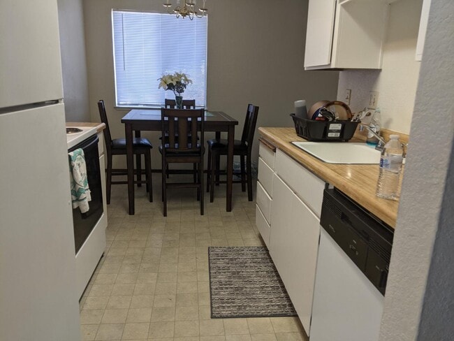 Photo - 425 E Alameda St