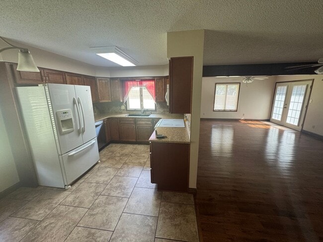 Photo - 605 E Maplewood St