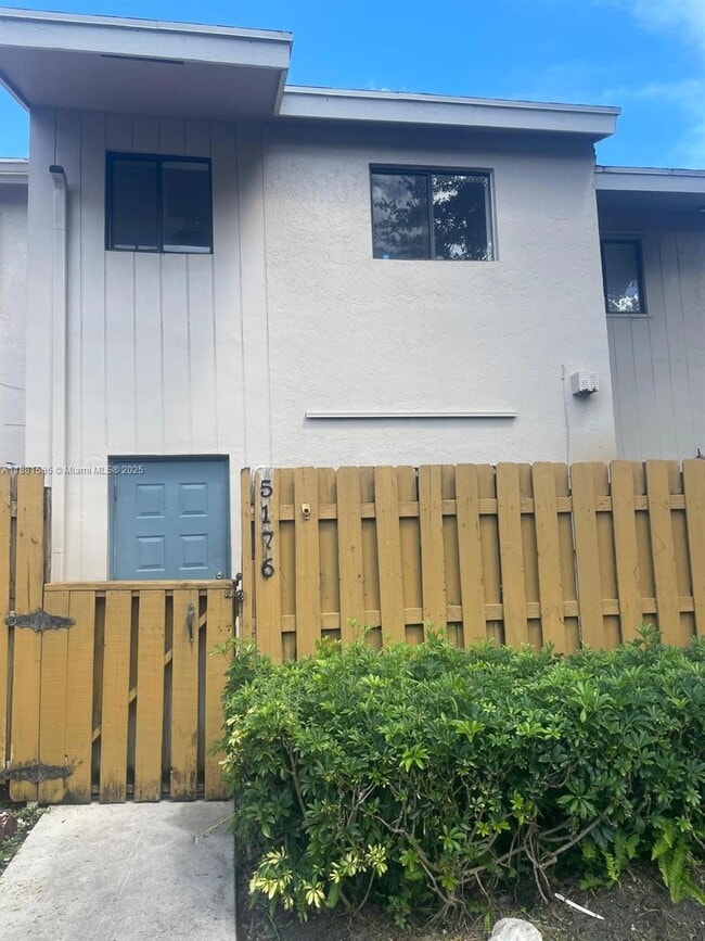 Building Photo - 5176 S University Dr Rental