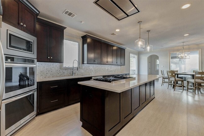 Photo - 5410 Valerie St