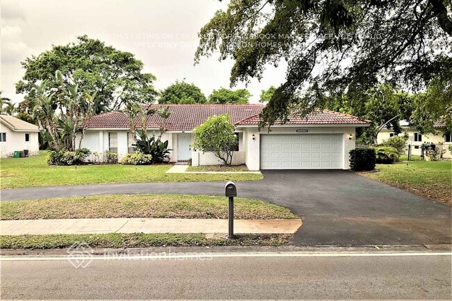 Building Photo - 10274 Ramblewood Dr