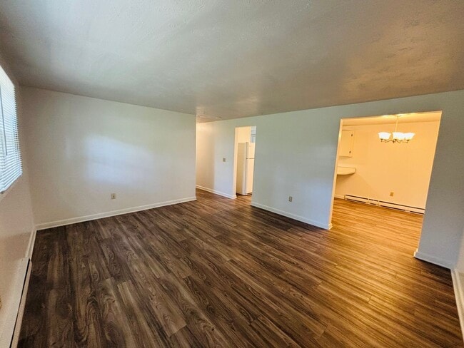 Building Photo - 1605 Lark Ln Unit 1