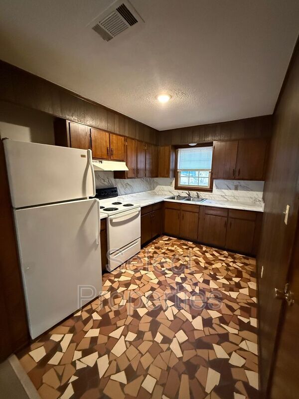 Photo - 819 W Matthews Ave Unit 4