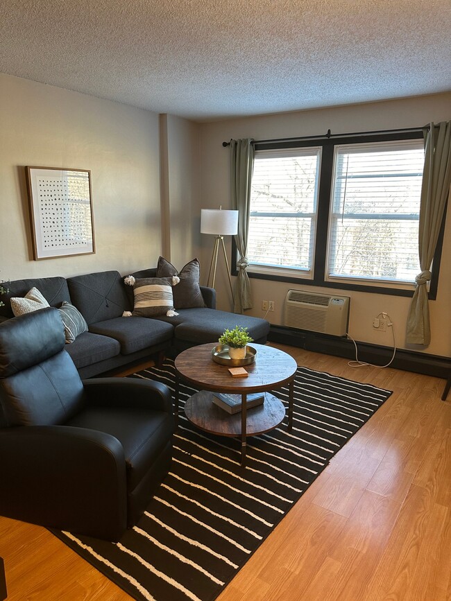 Photo - 2536 Dupont Ave S Unit 304
