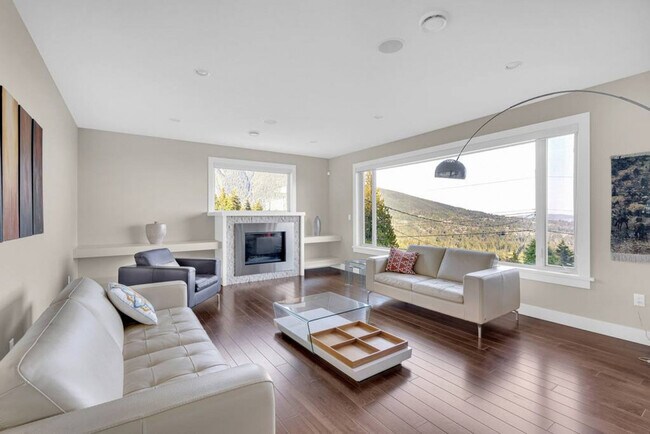 Photo - 494 Craigmohr Dr Unit ID1051804P