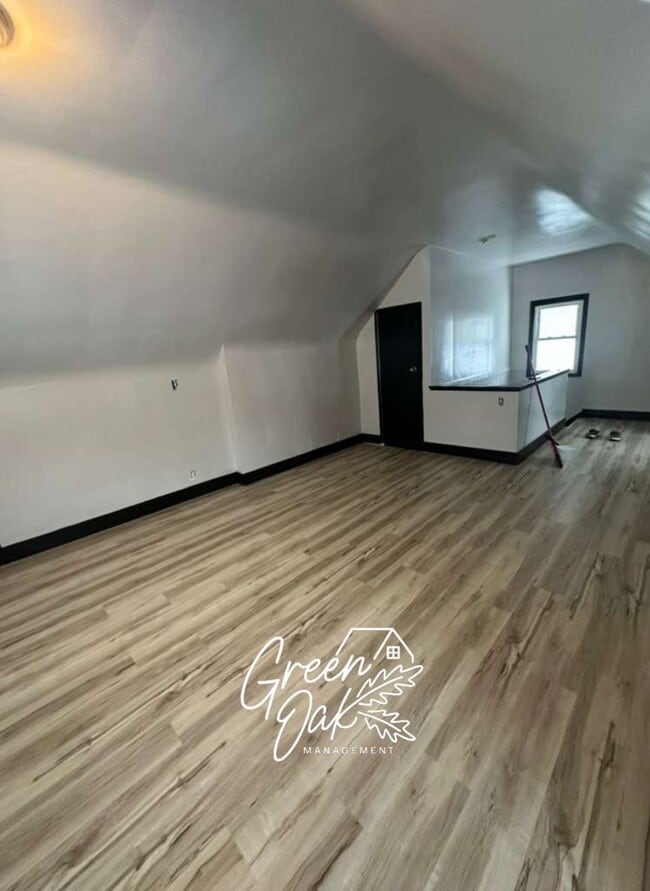 Photo - 13000 Rockside Rd