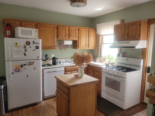 Photo - 12 Warren St Unit Front