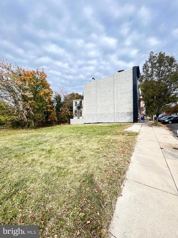 Photo - 608 N Carrollton Ave Apartment Unit 2