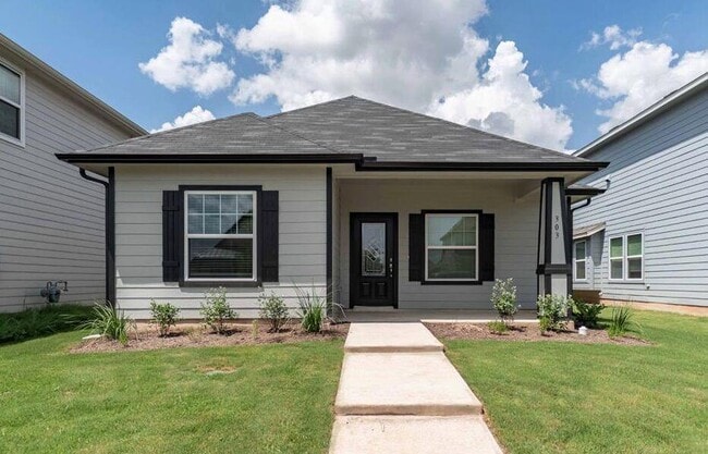 Building Photo - 303 Clearlake Dr