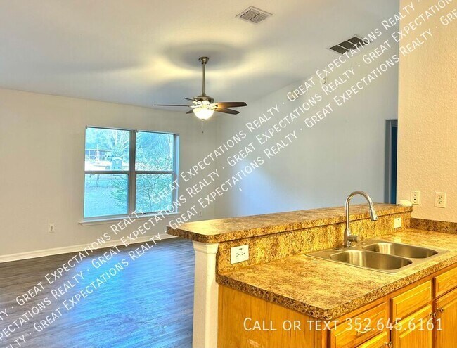 Photo - 4 Locust Run