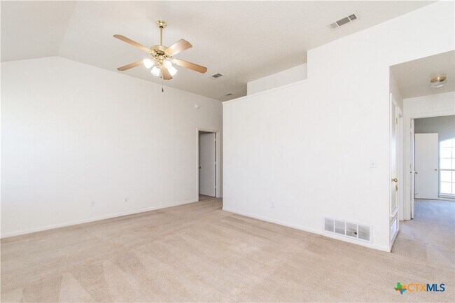 Photo - 2900 Southhill Dr