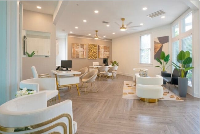Photo - 5452 Glenridge Dr Apartment Unit 674