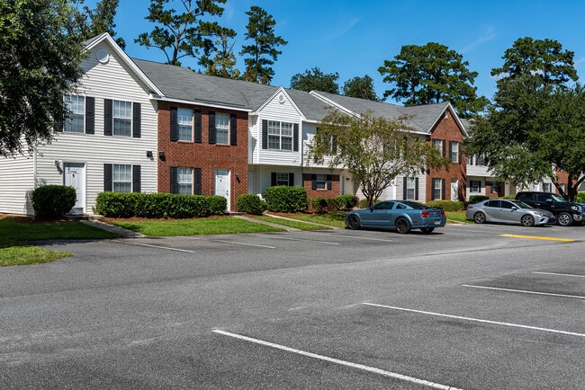 Fords Pointe Apartments and Townhomes