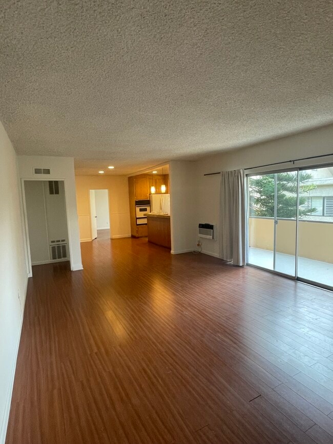 Photo - 943 19th St Unit 5