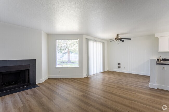 1BR, 1BA - 722SF