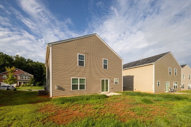 Photo - Spacious house with large office and 3 bedrooms in pool community. Available after July 10!
