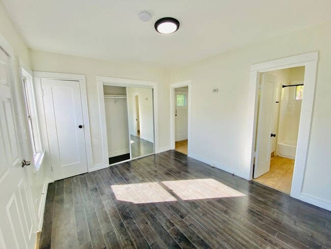 Photo - 1926 1/2 Daly Street-