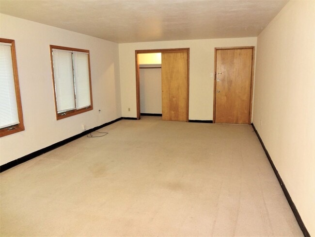 Photo - Cozy 1 Bedroom Apartment off East Campus Unit 1