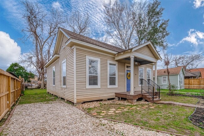 Photo - 1216 Campbell St