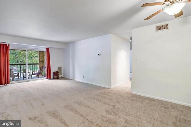 Photo - 5912 Cove Landing Rd Unit 301