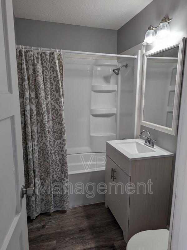Photo - 2902 W 70th St