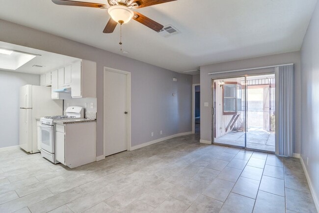 Photo - 417 N Lamb Blvd