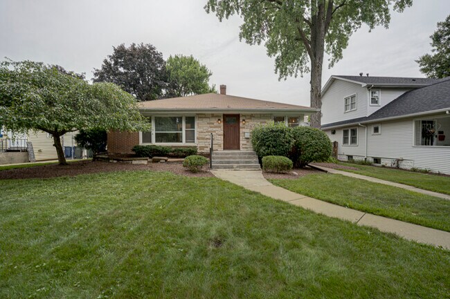Photo - 219 Spring Ave
