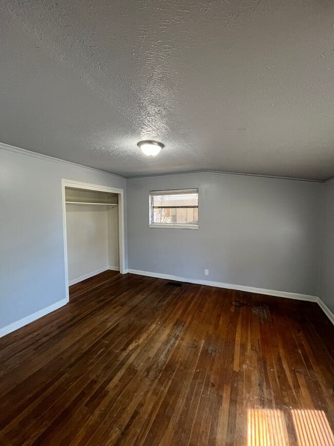 Photo - 18 Rosemont Dr