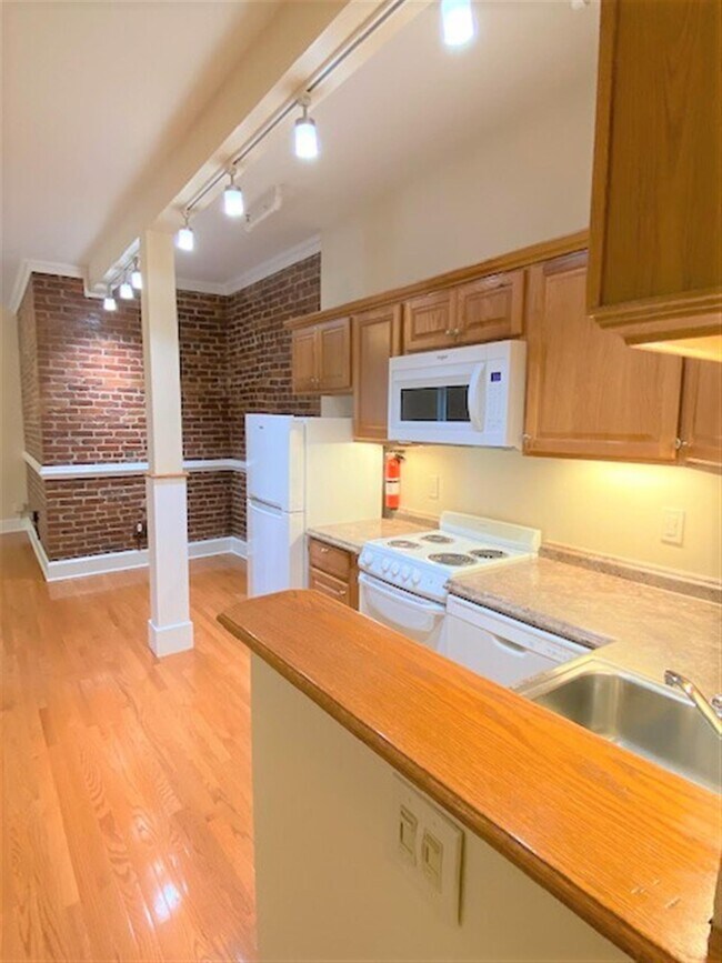 Photo - 910 Massachusetts Ave Unit 1