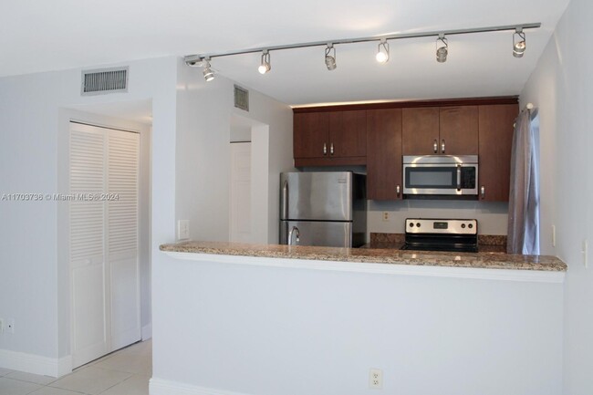 Photo - 3199 Foxcroft Rd Condominio Unidad 116