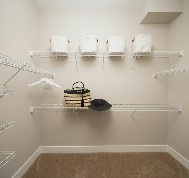Abberly Solaire Apartment Homes