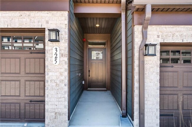 Photo - 325 Enchanted Ct