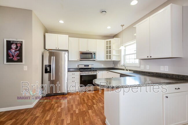 Photo - 5948 Oakgreen Ave N