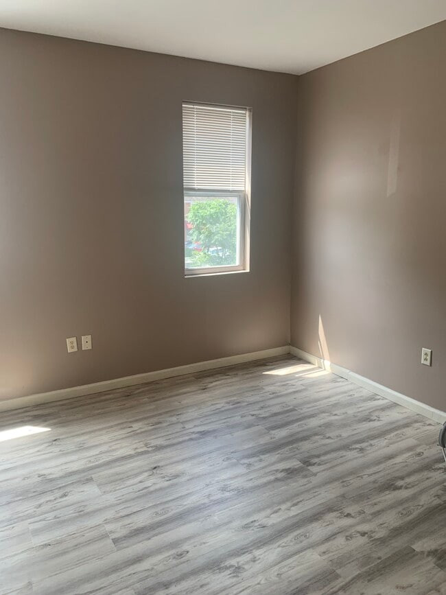 Photo - 464 Howe Ave Unit 3A