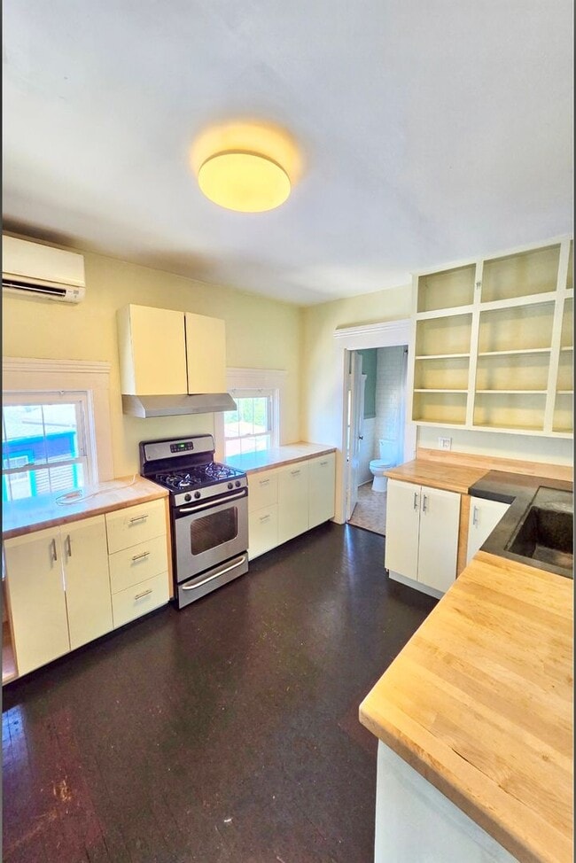 Photo - 123 Elmwood Ave Unit 3