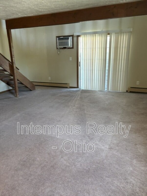 Photo - 7468 Huntington Dr Unit Apt 6