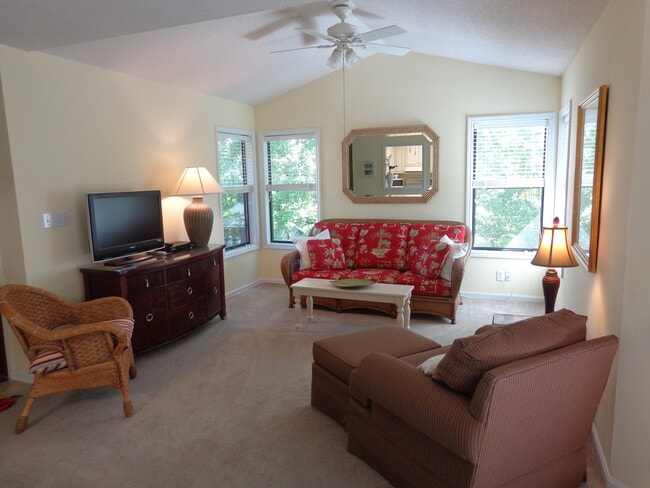 Building Photo - 118 Harbour Oaks Dr Unit 118 Harbour Oaks