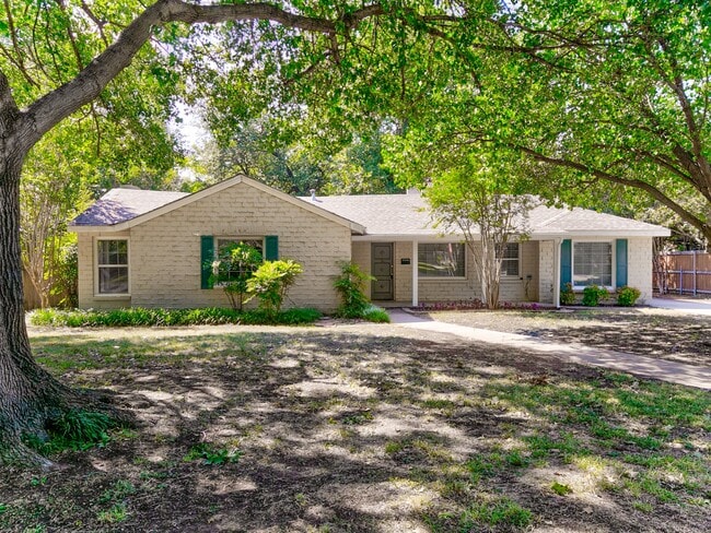 Photo - 3727 W Biddison St